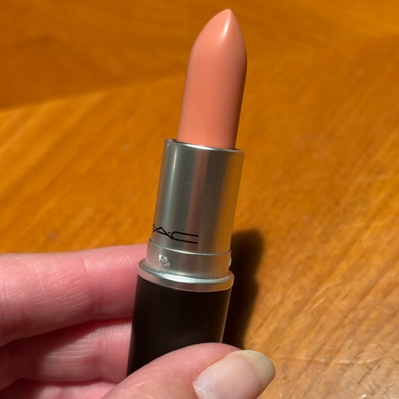 2 MAC Lipsticks Myth - Picture 8 of 16